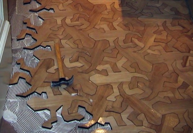 Рисунки рептилий на деревянном полу 2