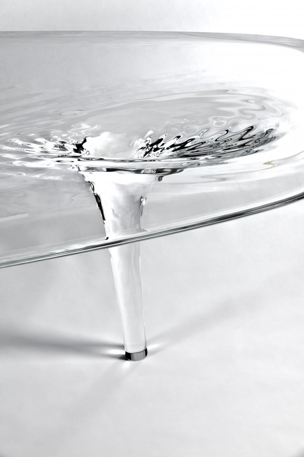 Жидкий стеклянный стол 2