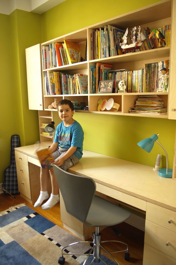 Виды письменных столов для ребенка
