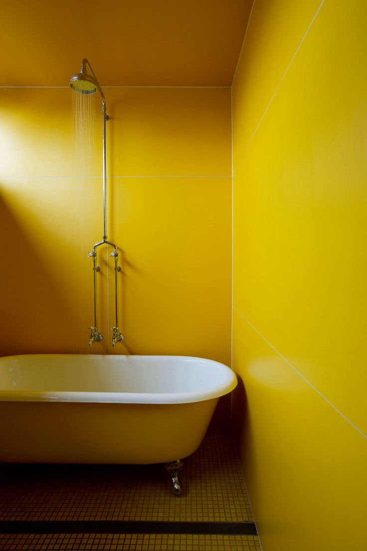 Ванная в желтом цвете