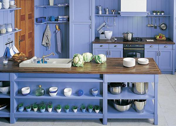 кухня синего цвета
