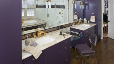 Фиолетовая ванная комната: магический оазис