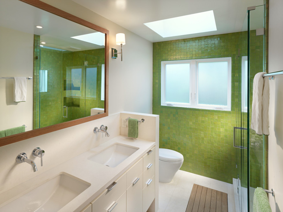 Интерьер зеленой ванной комнаты