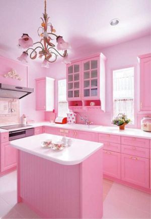 Интерьер кухни в розовом цвете