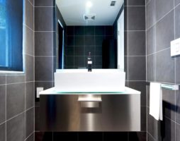 Отделка ванной плиткой – простота в гармонии с удобством!
