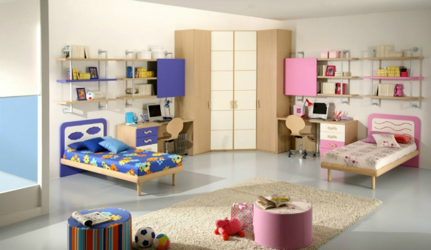 Детская комната для двоих детей: делим пространство на двоих.