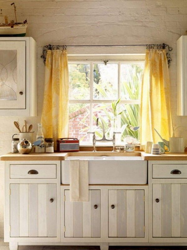 короткие шторы на кухню