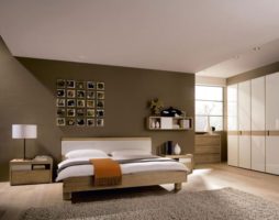 Виды, цветовые решения и дизайн натяжных потолков для спальни