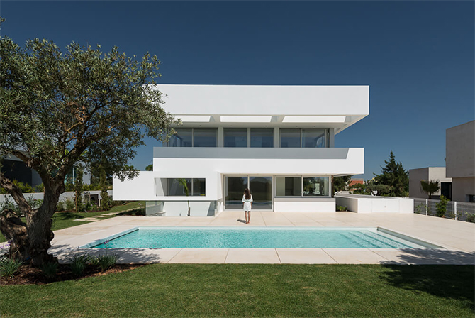 Проект современного белого дома 