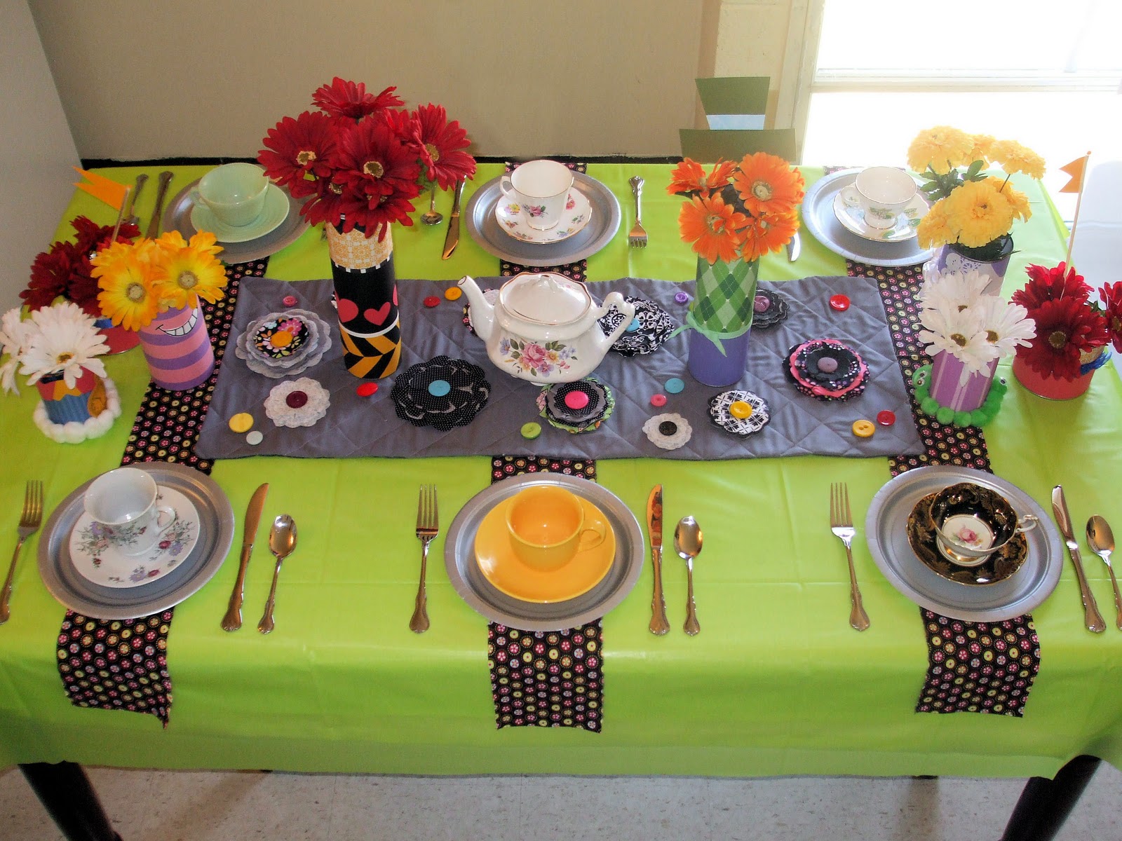 Оформление стола на день рождения в домашних условиях фото на юбилей