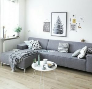 Как оформить пространство над диваном