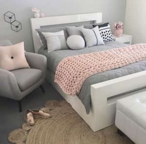 Дизайн интерьера спальной комнаты своими руками с фото