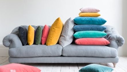 Виды и функции диванных подушек, способы их изготовления