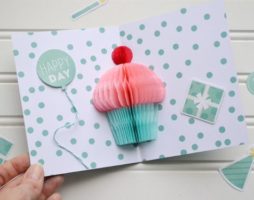 Как сделать своими руками объемные открытки на день рождения, 8 марта или 23 февраля