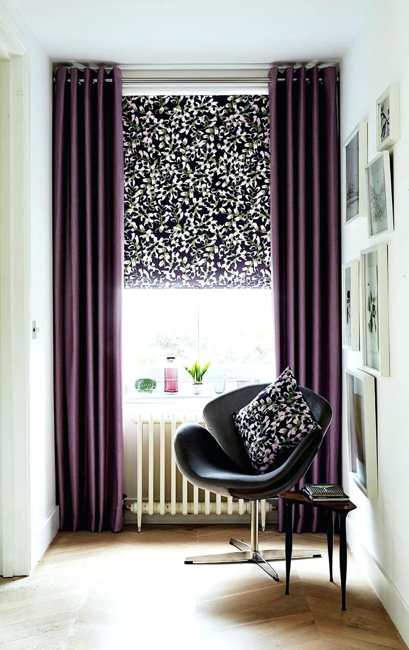 Фиолетовые шторы в сером интерьере