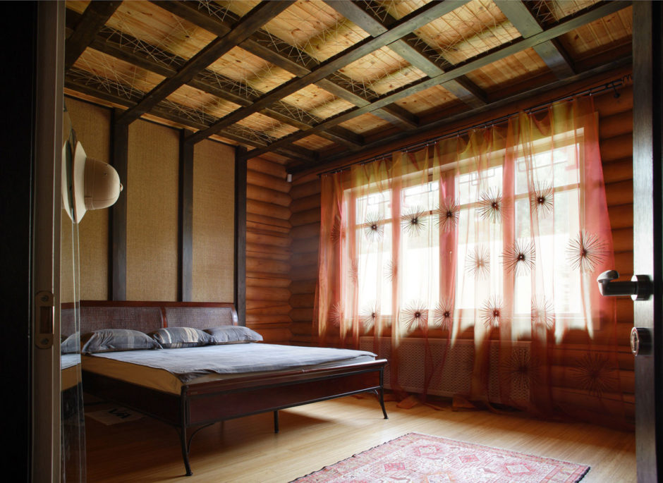Устройство потолка в деревянном доме: нюансы